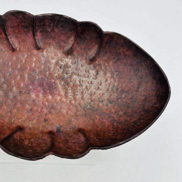 S.N.K E.N.T Inc. Hammered Metal 12" x 8" x 2.5" Centerpiece Bowl Made in India - Picture 3 of 8